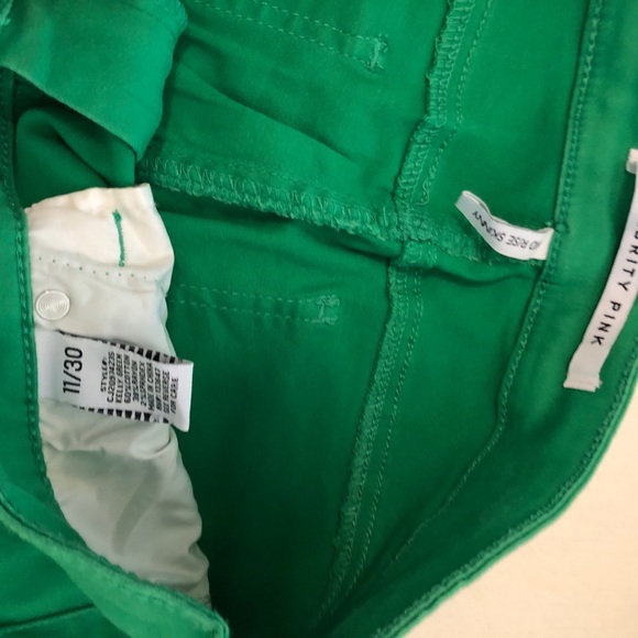 Set of two Celebrity Pink jeans - Picture 8 of 8